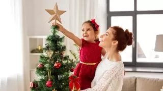 Best Christmas Tree Topper • Reviews & Buying Guide for 2022