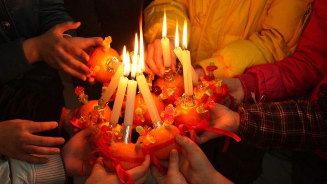 The Complete History of Christingles